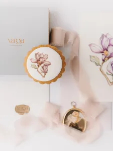 Turtă dulce artistică - Magnolie - Cutie elegantă S